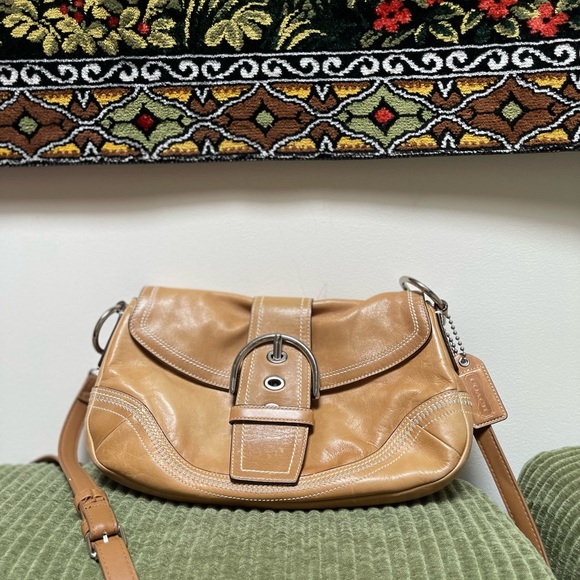 Vintage Soho Coach Y2K 2000s tan leather purse silver buckle and crossbody strap - Picture 8 of 12